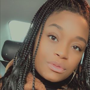 Meet your Posher, Christin